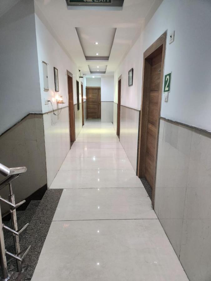 Hotel Ambe Inn By Ambience Delhi Igi Airport Нью-Дели Экстерьер фото